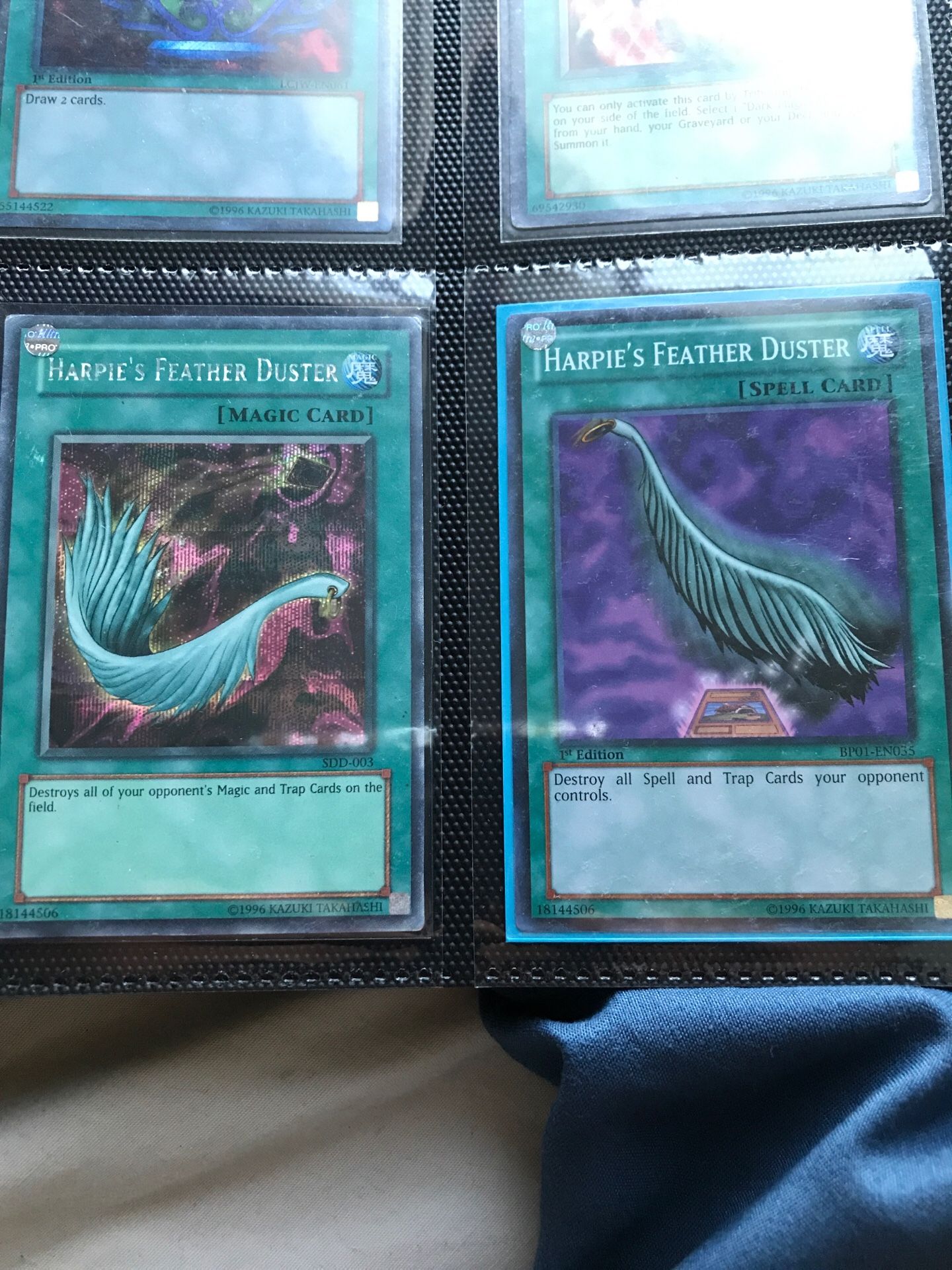 2 harpies feather dusters 1 is secret rare and the other 1 is star foil