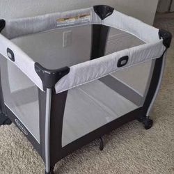 Graco 4 In 1 bassinet Infant to toddler