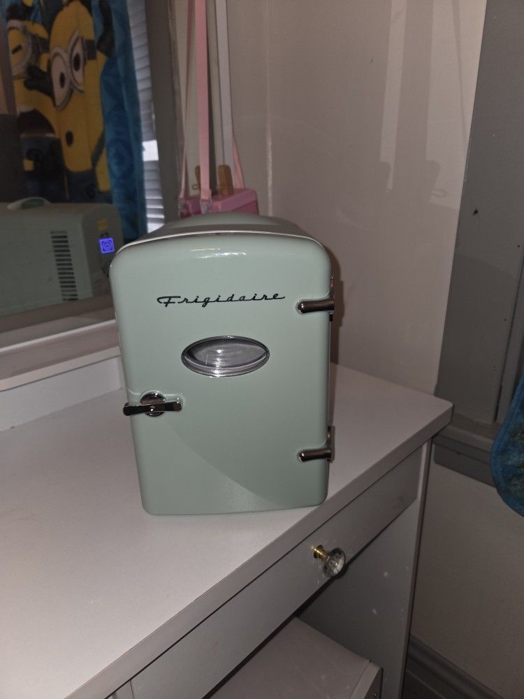 Mini Fridge