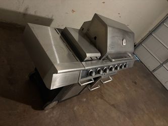 Jenn-Air Propane Grill w/2 full tanks!!