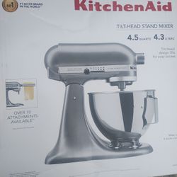 A MUST HAVE... Kitchen Aid 4.5 Qt Mixer