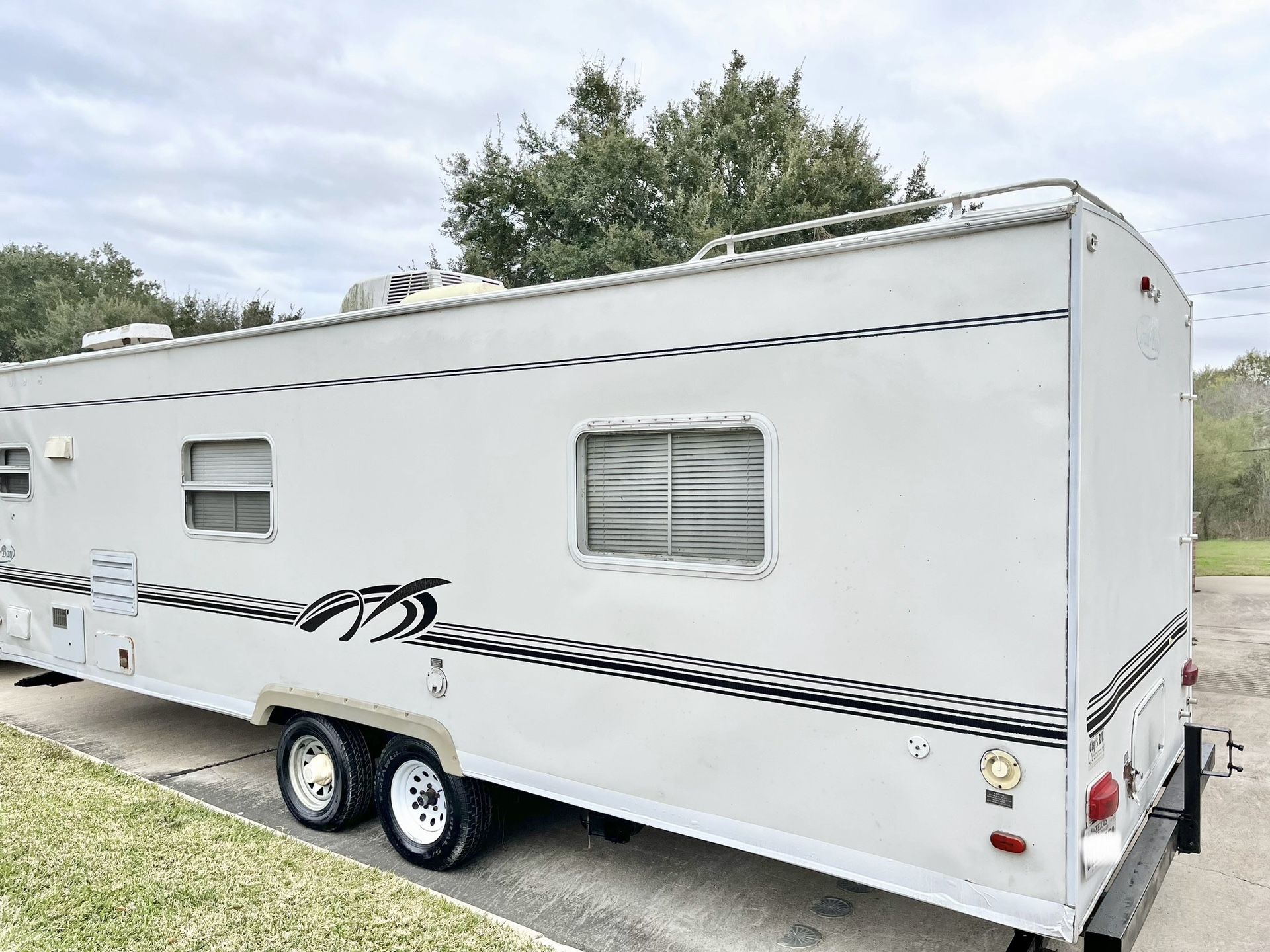 2001 RV vision Trail lite for Sale in Houston, TX - OfferUp