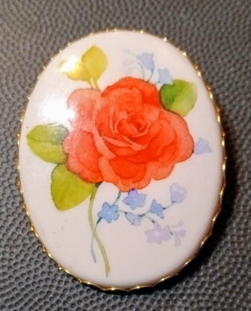 Vintage Jewelry Hallmark Necklace/Brooch Retro Button Flower Pin