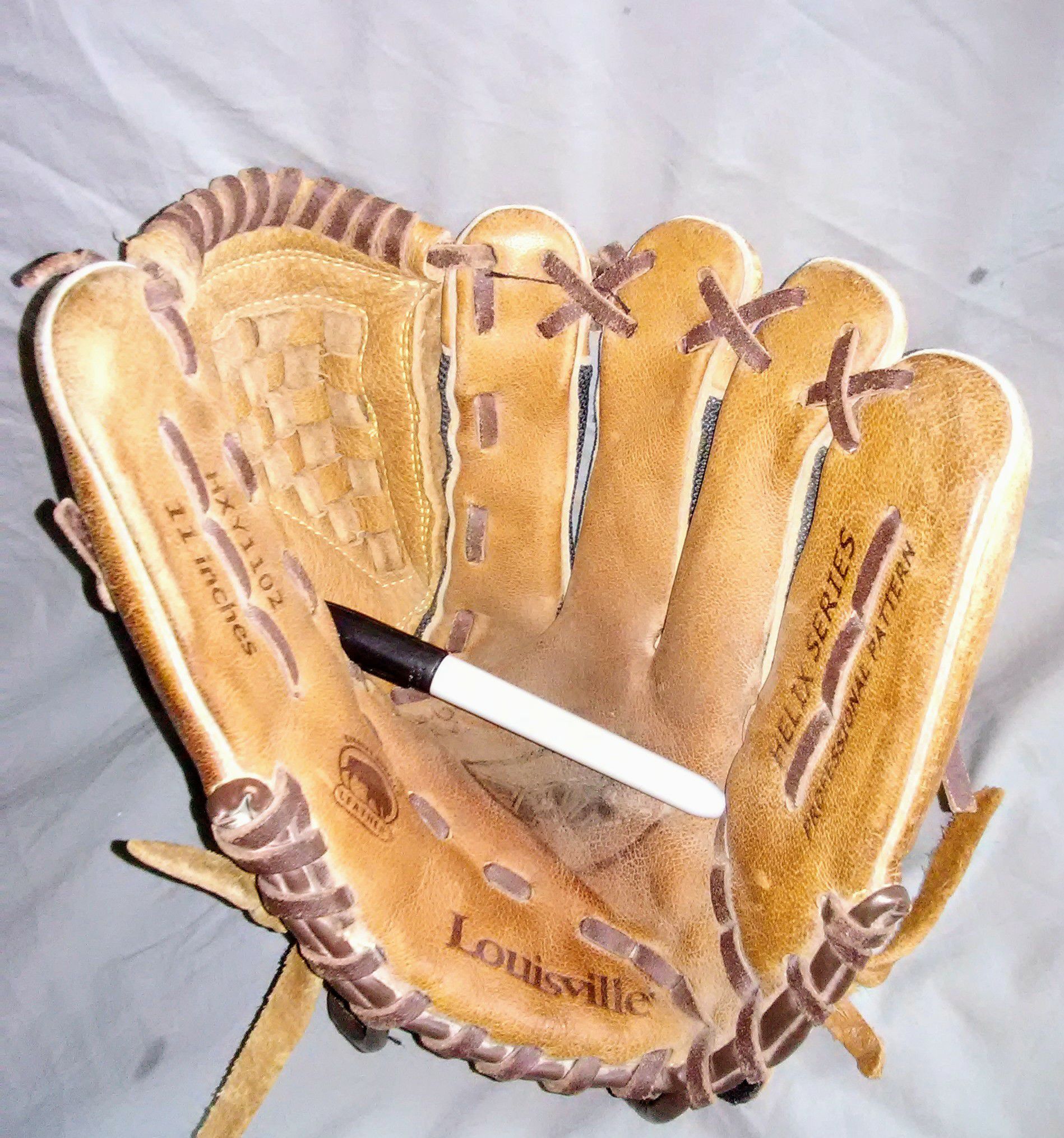 Louisville Slugger TPX Baseball glove