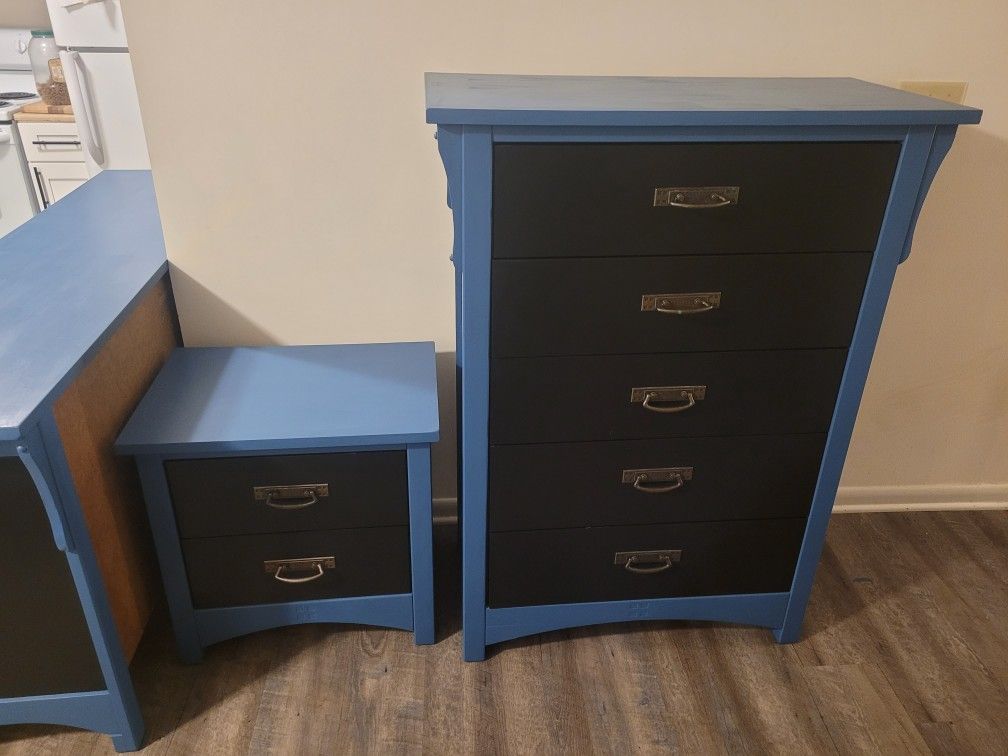 Queen Bedroom Set