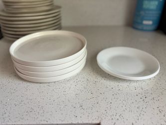 Dinner plates/ more