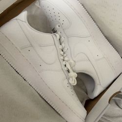 nike air force 1s 10.5
