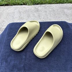 Yeezy Slide Resin Size 7 - NO BOX