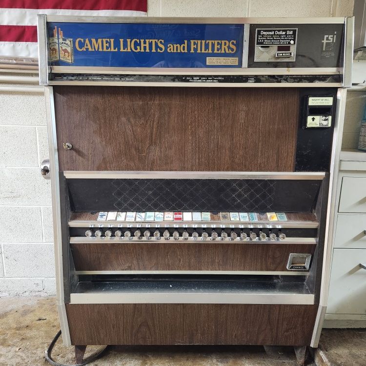 Vintage Cigarette Vending Machine for Sale in Tinley Park, IL