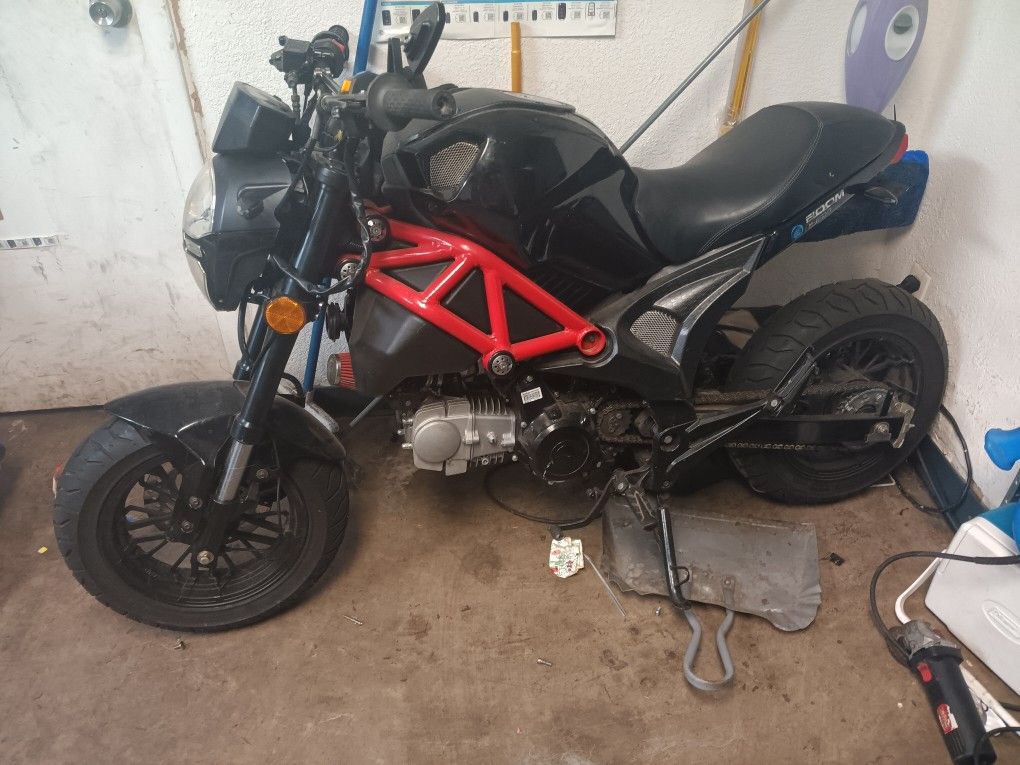 MINI MOTORCYCLE HONDA GROM CLONE LOW MILES