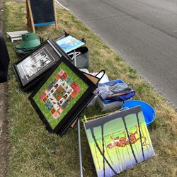 Free Pile:  corner of East Arlington and Cornell in Gladstone by the 32 bus stop
