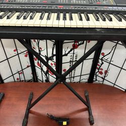 YAMAHA PSR 500 KEYBOARD SYNTHESIZER FULLY FUNCTIONAL IN AMAZING CND