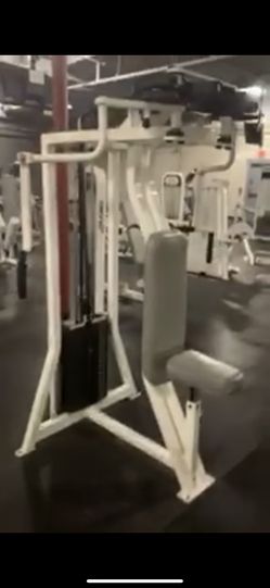 Life fitness pec deck (used)