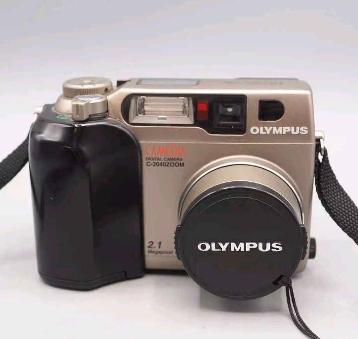 Olympus CAMEDIA C-2040 Zoom 2.1MP Digital Camera