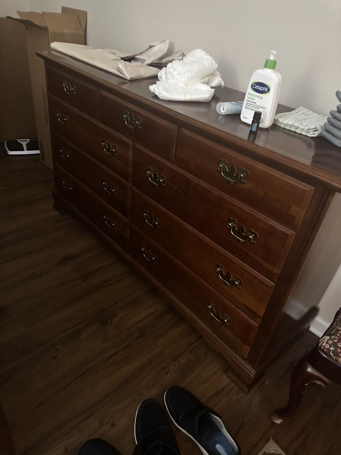 Lower Women’s Dresser As Part Of Bedroom Set
