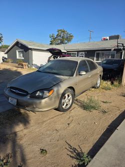 2001 Ford Taurus