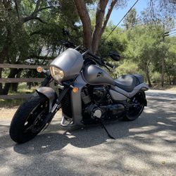 Suzuki M109r