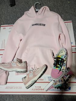 Hollister hoodie and kicks