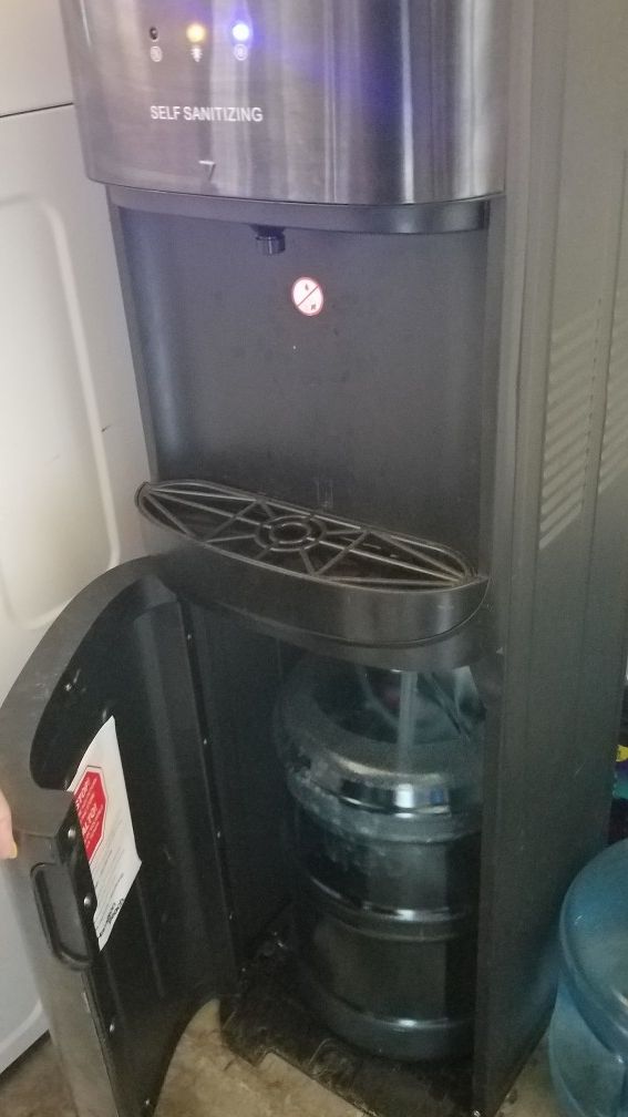 Hamilton Beach Bottom Loading Water Dispenser for Sale in San Jose, CA