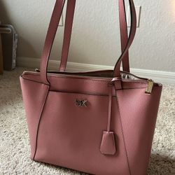 Michael Kors Bag with Tablet sleeve