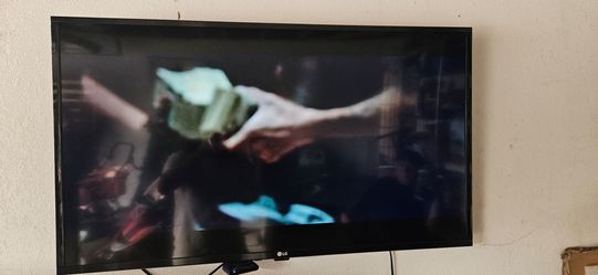 Selling 2, 42 inches LG tv