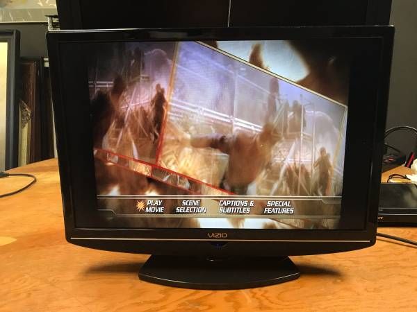 Vizio (VW22LHDTV10T) 22" LCD TV