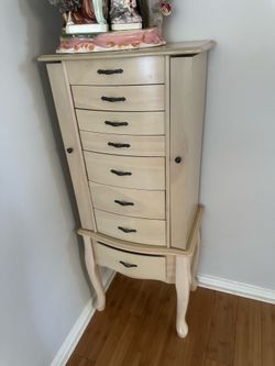 Jewelry armoire