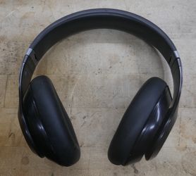 BEATS HEADPHONES BLACK PRE OWNED F(contact info removed)5