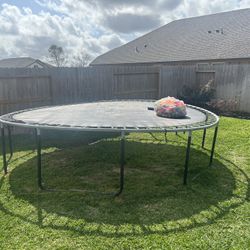 Free Trampoline 