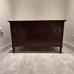 Vintage 4-drawer Lowboy Dresse