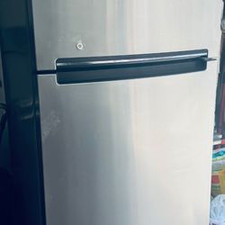Like New Whirlpool Refrigerator  - STAINLESS STEEL 