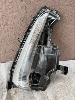 2017 2018 2019 2020 Toyota Prius Prime Turn Signal Fog Light Right Side - Passenger Side OEM