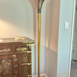 RUSSEL WRIGHT Torchiere, USA, c. 1940, Brass, Stained Oak, Mutual- Sunset Lamp Co