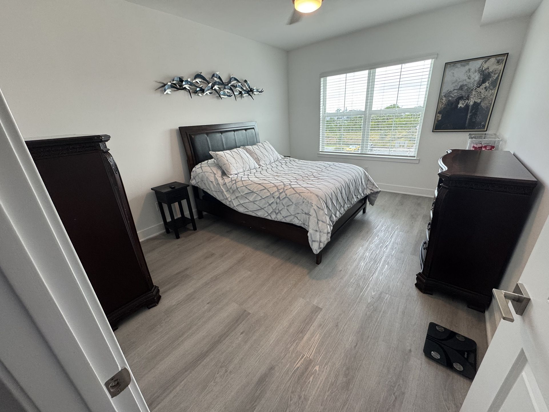 Complete Queen Bedroom Set