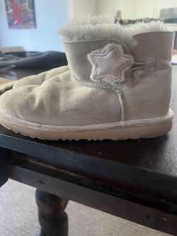 UGGS 