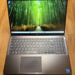 Dell Vostro 5502 core i5 11th gen 16GB Ram 256GB SSD Windows 11 Pro 15.6” UHD Screen Laptop with charger in Excellent Working condition!!!!!  Specific
