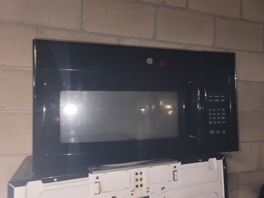 MICROWAVE OVER THE RANGE
