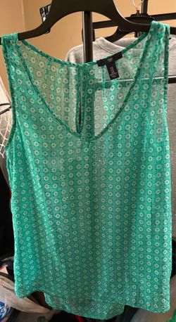Gap tank with slit in the back