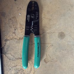 Coaxial Cable Strip and Crimp Tool