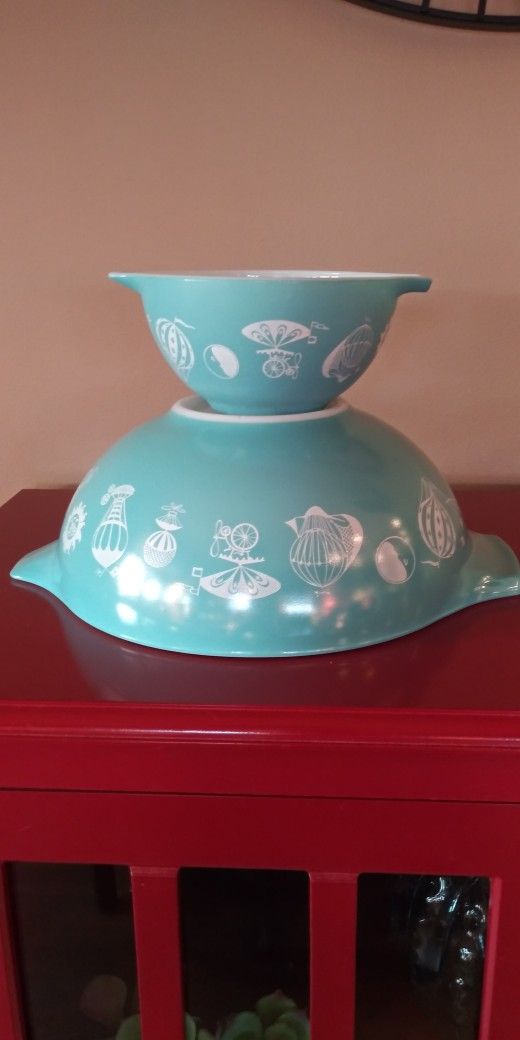 Vintage Pyrex Set