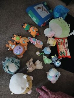 Minecraft blanket and stuffed animals