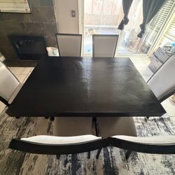 Like New Dining Set 