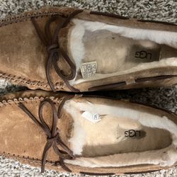 Uggs Moccasins Woman’s Size 9 