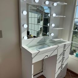 New 6 Drawer Makeup Vanity Set In Stock