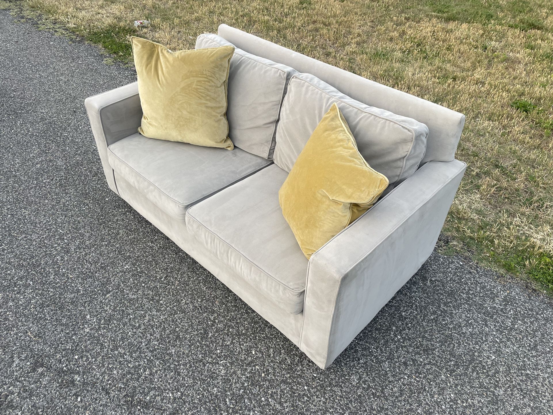 (FREE SAMEDAY DELIVERY) Beautiful Gray West Elm Loveseat Excellent Condition 