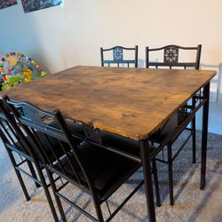 ⚡A Dining Set Used (Like New)! -- Grab It for Just $120 (OBO)!⚡