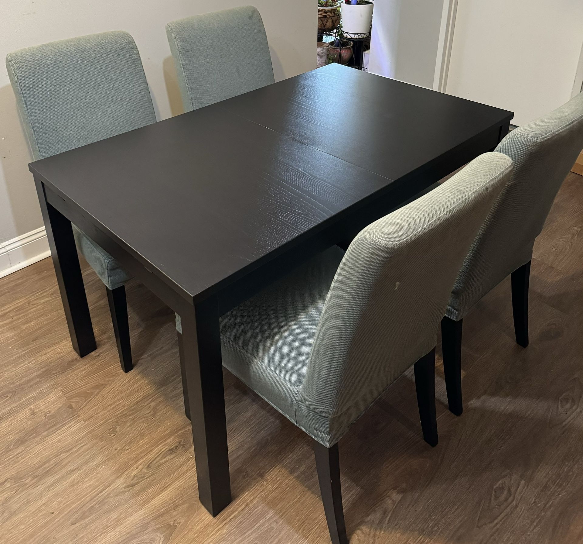 IKEA BJURSTA extendable table, Dark Brown with 4 dinning chairs