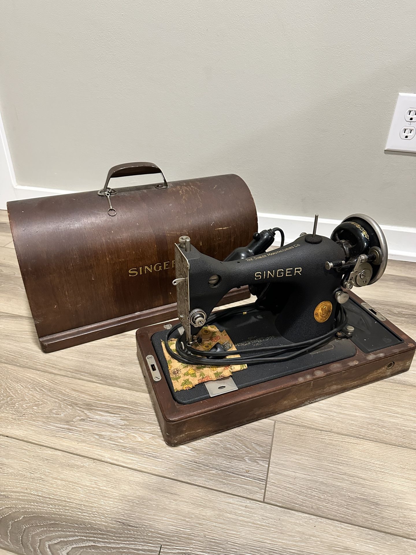1940s Singer Sewing Machine