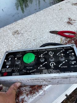 Altec bucket truck lower control