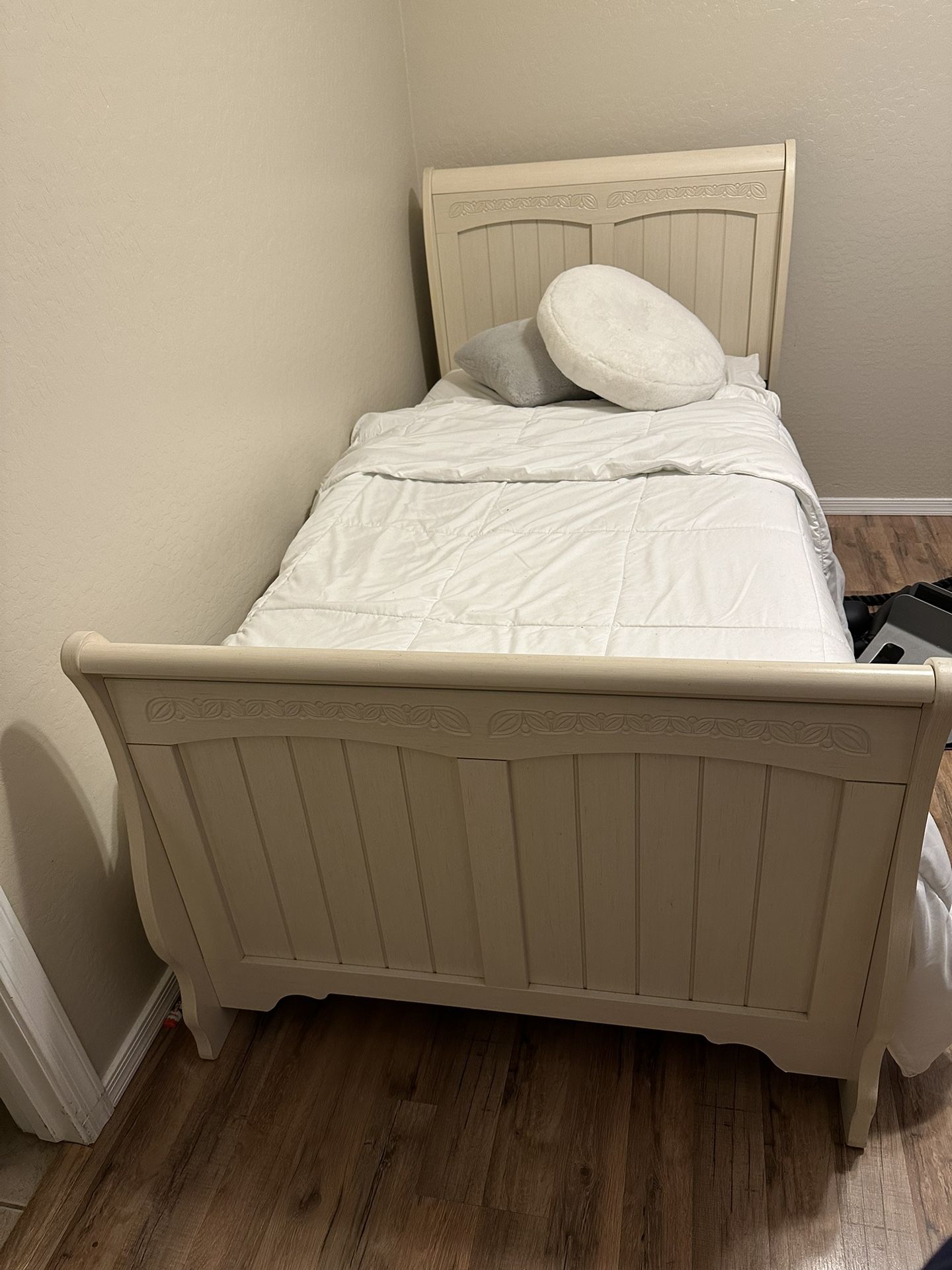 Twin bed With Box Spring And Mattress